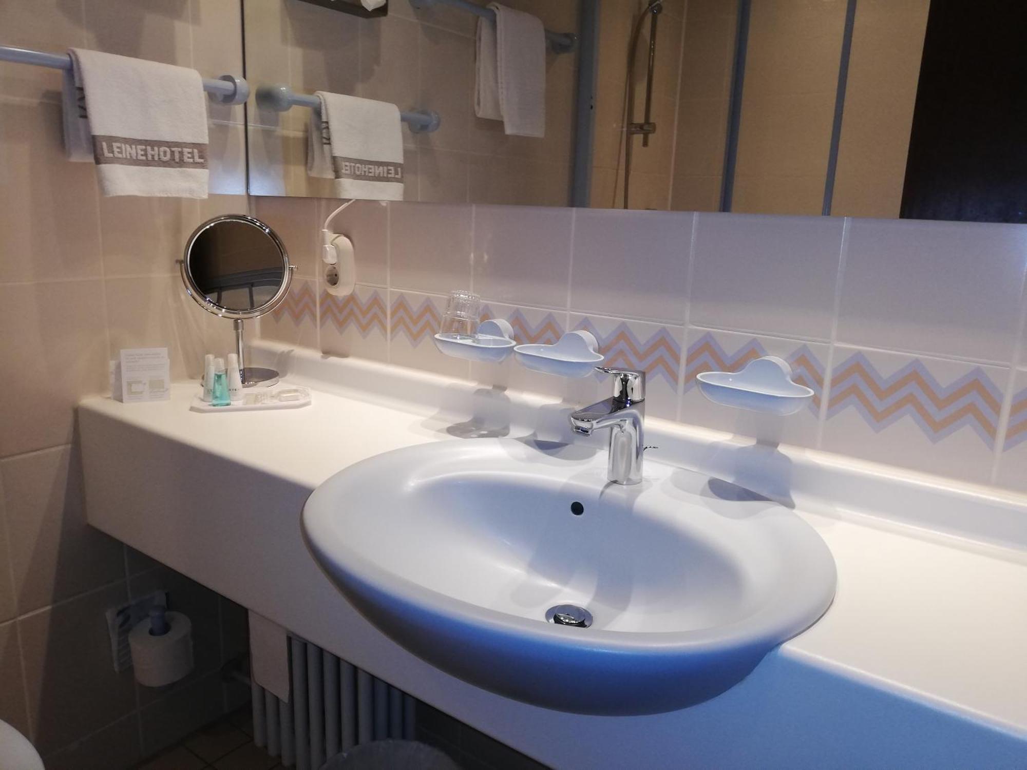 Leine Hotel Pattensen Kültér fotó