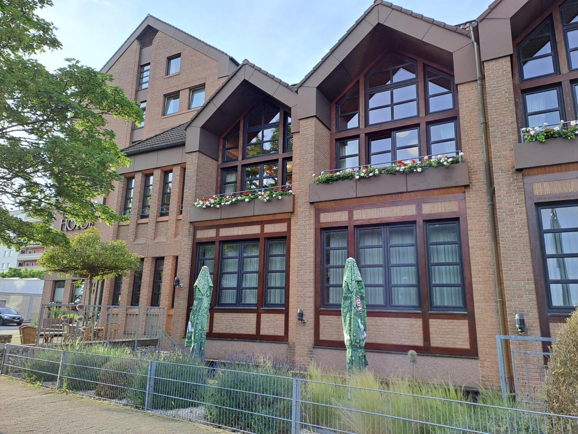 Leine Hotel Pattensen Kültér fotó