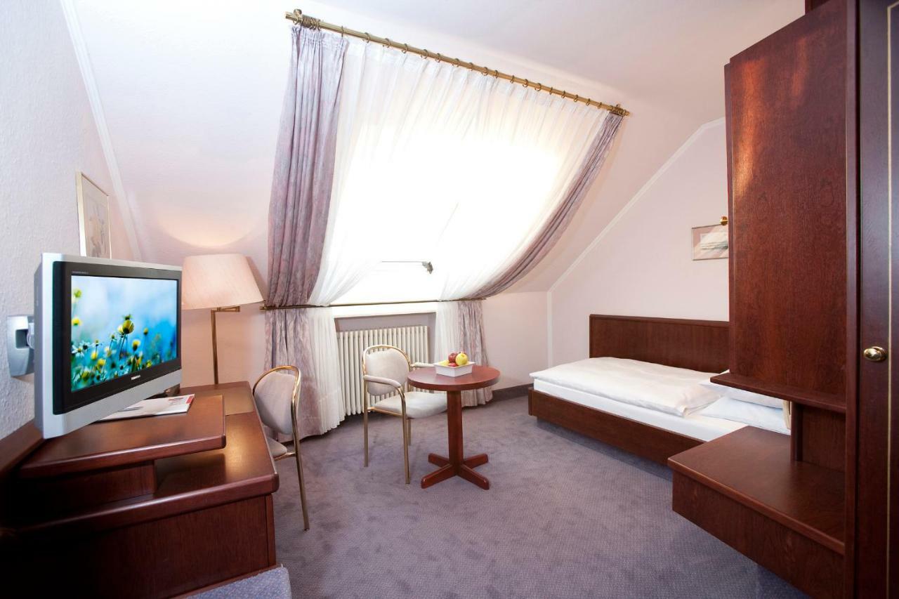 Leine Hotel Pattensen Kültér fotó