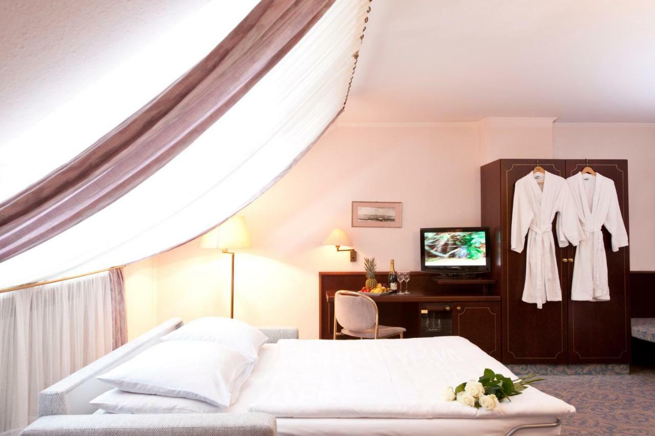 Leine Hotel Pattensen Kültér fotó